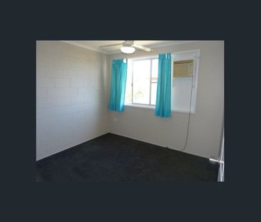 Comfortable and Private living !! - Photo 1