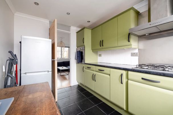 29 Bath Close, London SE15 2JP, UK, London - Photo 1