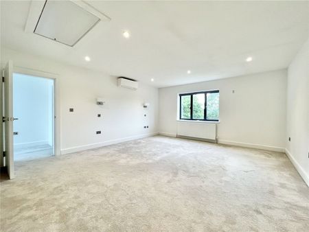 The Stables, Allum Lane - Photo 2