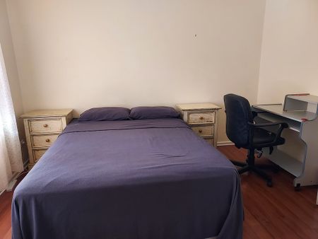3-bedroom shared house / townhouse, Broad Street - Photo 2