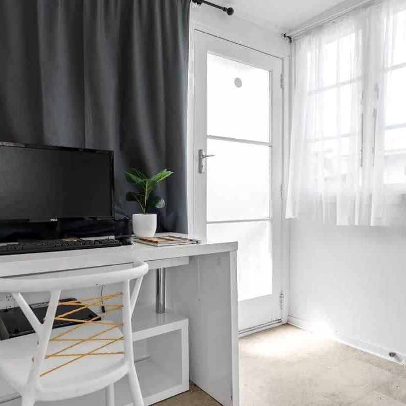 3 BEDROOMS & 1 BATHROOM IN BLOCKHOUSE BAY - Photo 1