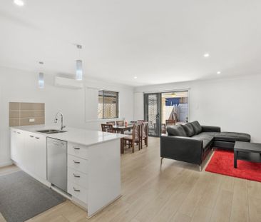 Stunning Home in Capestone Estate - Photo 1