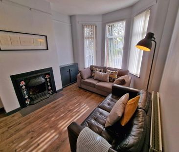 Ensuite Room 4, 32 Sandown Rd, Belfast, BT5 6GY - Photo 2