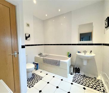 3 bedroom semi-detached house to rent - Photo 2