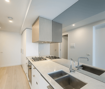 Stylish Modern Apartment Living in Prime Surrey Hills Location - Photo 3