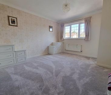 4 bedroom detached house to rent - Photo 4