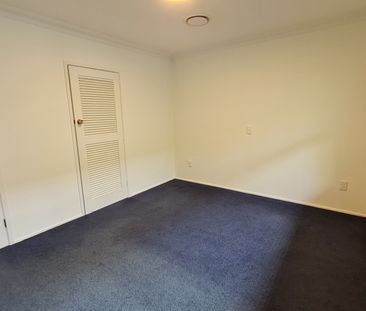 2/94 Glandovey Road, Fendalton - Photo 2