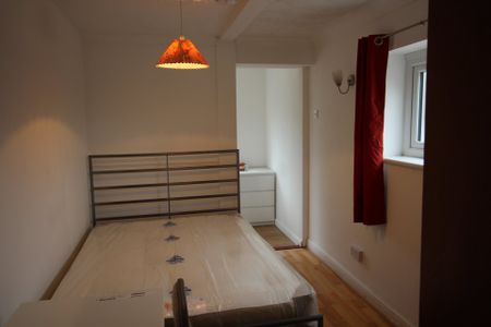 5 bed house to rent in Handel Walk, Colchester - Photo 4