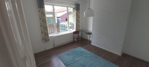 20 Belvoir Crescent, Lisburn, BT28 1UA - Photo 1