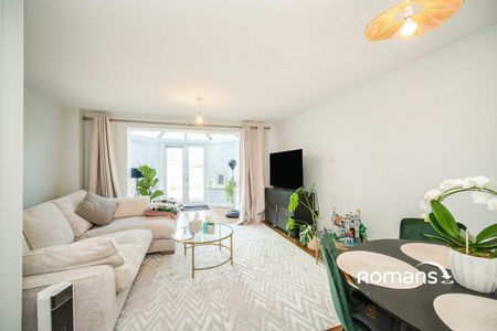 Waterloo Road, Crowthorne, Berkshire, RG45 - Photo 3