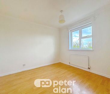 Drury Close, Thornhill, CARDIFF - Photo 4