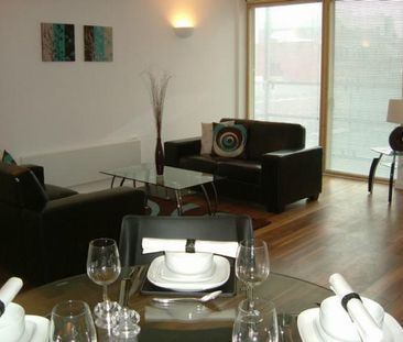 2 bedroom Flat To Let - Photo 1