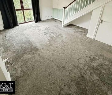 Surrey Drive, Kingswinford, DY6 - Photo 3