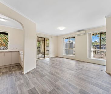 Large Family Home! Located in a Quiet Cul-de-sac! - Photo 3