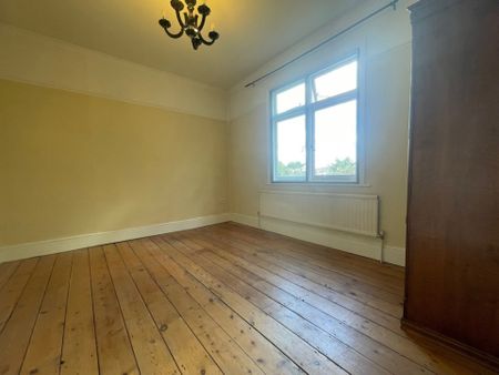 4 bedroom Semi-detached house to rent - Photo 4