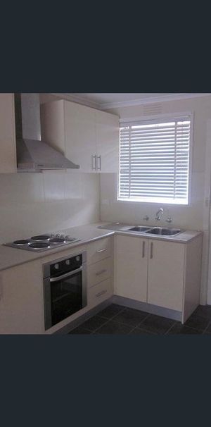 IDEALLY LOCATED. - Photo 1