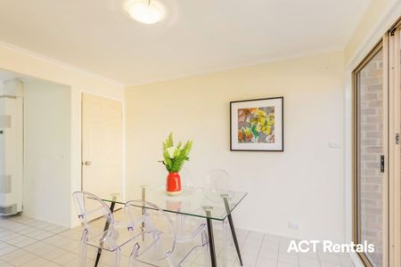 1/2 Earle Place, Page ACT 2614 - Townhouse For Rent | Domain - Photo 3