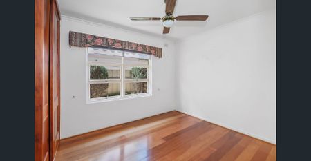 Lovely home located in the heart of Mitcham! - Photo 5