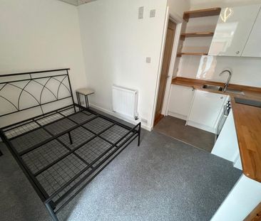 Flat For Rent Waverley Road, Southsea - Photo 3