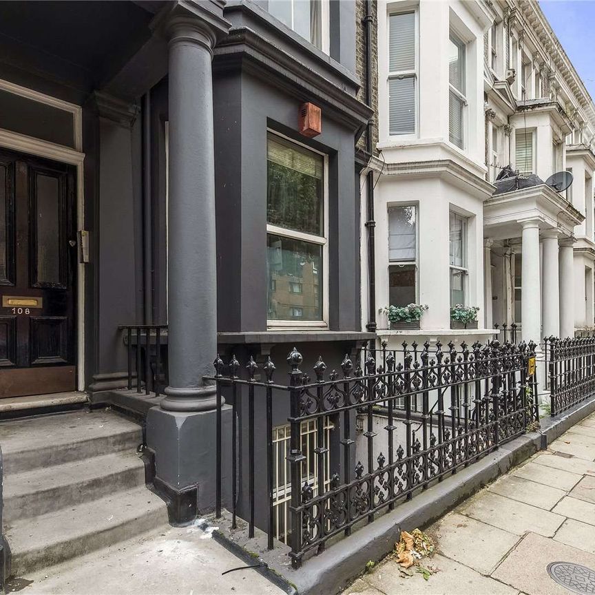 A charming two bedroom flat with garden just moments from the Kings Road. - Photo 1