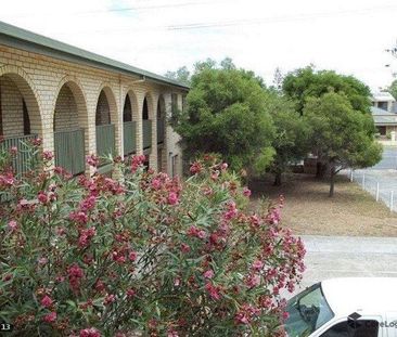 Ground Level, TWO Bedroom, Open Plan Large Living/Dining area, Grea... - Photo 6