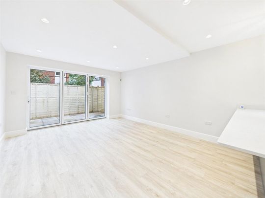 1 bedroom end of terrace house to rent - Photo 1