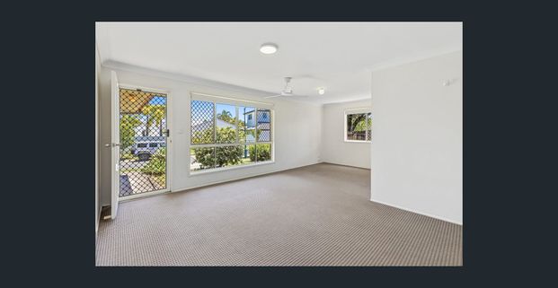 Comfortable, Low-Maintenance Living in Burleigh Waters Location - Photo 1