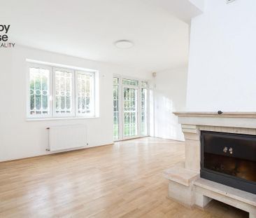 Pronájem domu 333 m² s pozemkem 1 137 m² - Photo 1