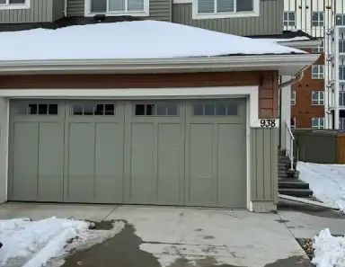 3 Bed, 3 Bath Attached Home in South Side of Edmonton | 938 Daniels Loop Southwest, Edmonton - Photo 1