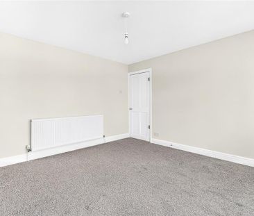 3 bedroom end of terrace house to rent - Photo 6