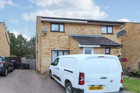2 bedroom semi-detached house to rent - Photo 4