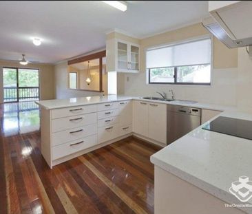 Dual living home in convenient location - Photo 1