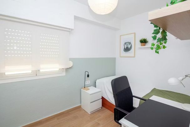 Carrer de la Pianista Empar Iturbi, Valencia, Valencian Community 46007 - Photo 1