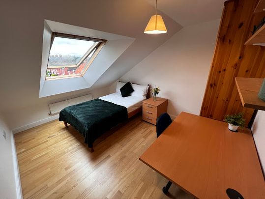 Room 11 Available, 12 Bedroom House, Willowbank Mews – Student Accommodation Coventry - Photo 1