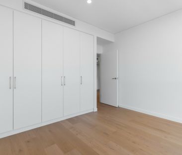 Modern Living with Private Courtyard in Babylon Rouse Hill - Photo 3