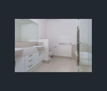 Low-Maintenance Living in the Heart of North Lakes - Photo 3