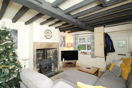 2 bedroom terraced house to rent - Photo 2