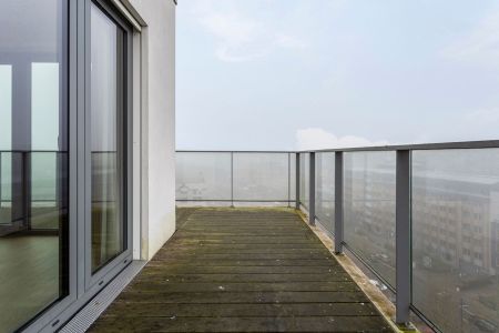 Ruim twee-slaapkamer appartement met panoramisch zicht - Photo 2