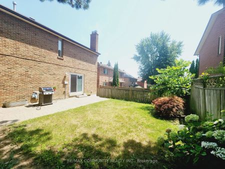 Detached Home For Lease | E9237552 - Photo 5