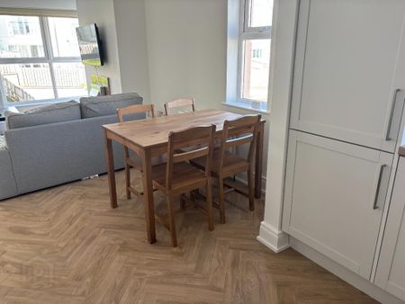 19 West Strand Avenue (STUDENT LET), Portrush, BT56 8FR - Photo 4