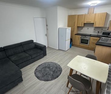 1 Bed Flat, Hampden Road, N8 - Photo 4