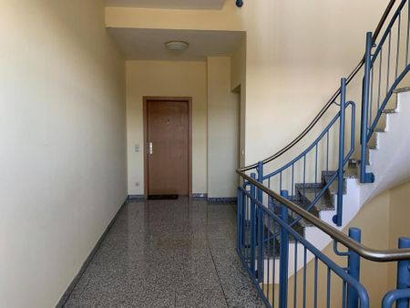 Attraktive 3-Zimmer-Wohnung in zentraler Lage von Hof - ca. 127 m² WFL - 2. OG - Aufzug - Abstellraum - Photo 2