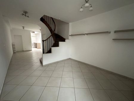 Location Maison 7 pièces 146 m2 à Saint-Quentin - Photo 3