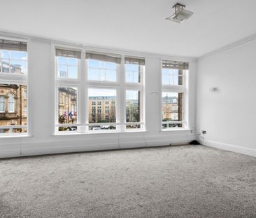 2 bedroom Flat To Let - Photo 1