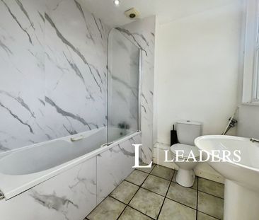 4 bedroom mid-terrace to rent Rugby Place, Brighton - Photo 4