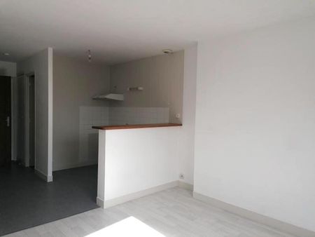 Location Appartement 3 pièces 39m² COUTANCES 50200 - Photo 2