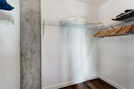 Condo for rent, Montréal (Ville-Marie) - Photo 2