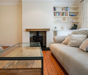 Situated in the highly sought-after coastal village of Bosham, West... - Photo 1