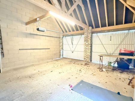 4 bedroom detached house to rent - Photo 4