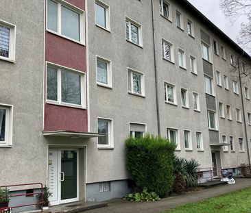 47301/22 Helle 2-Zimmer-Wohnung mit Balkon in Monheim - Foto 1